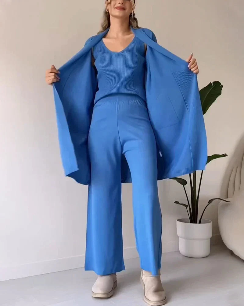 Thea - Elegante conjunto de tres piezas de top sin mangas y pantalón con cárdigan suelto