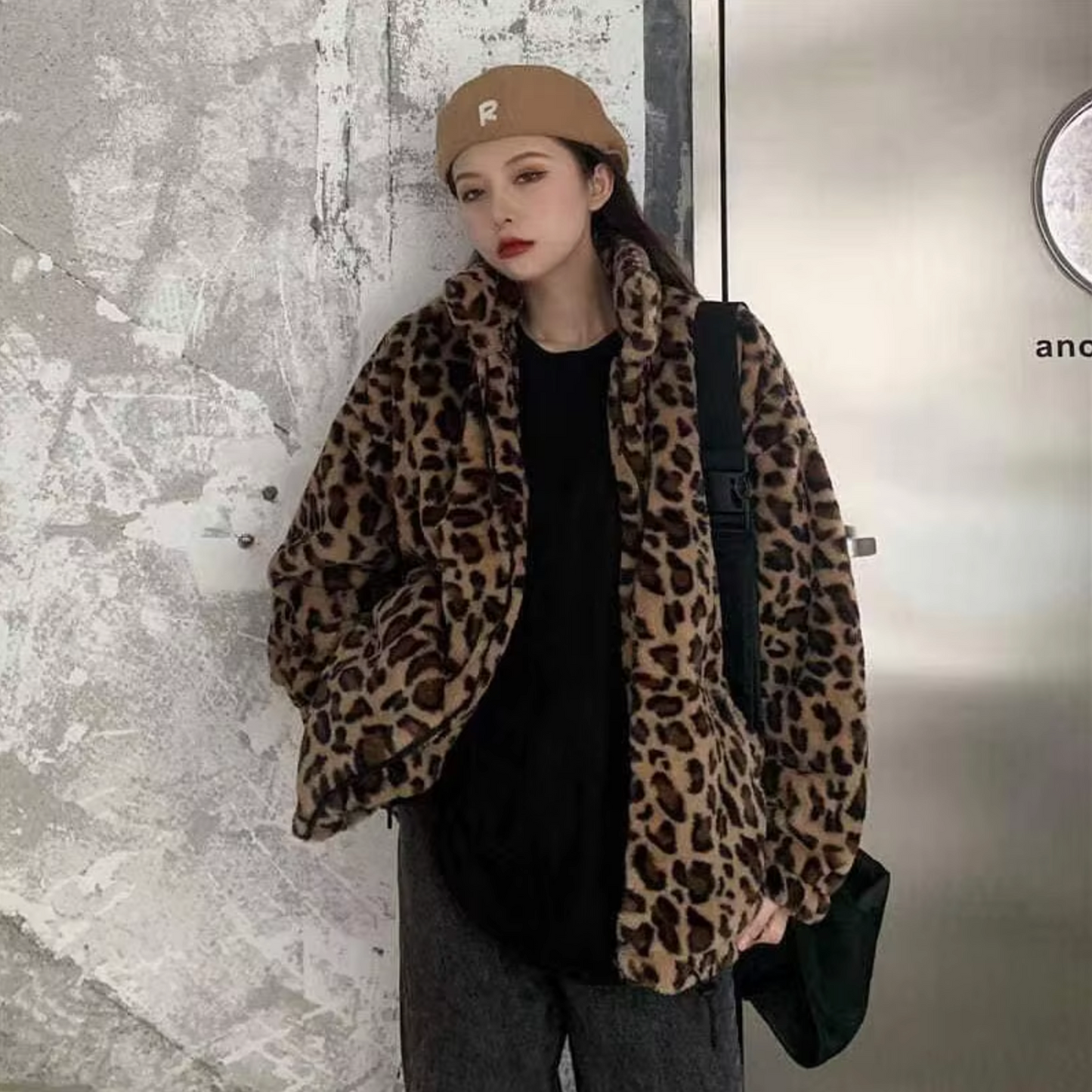 Breigh – Chaqueta de pelo con estampado de leopardo y cierre de cremallera