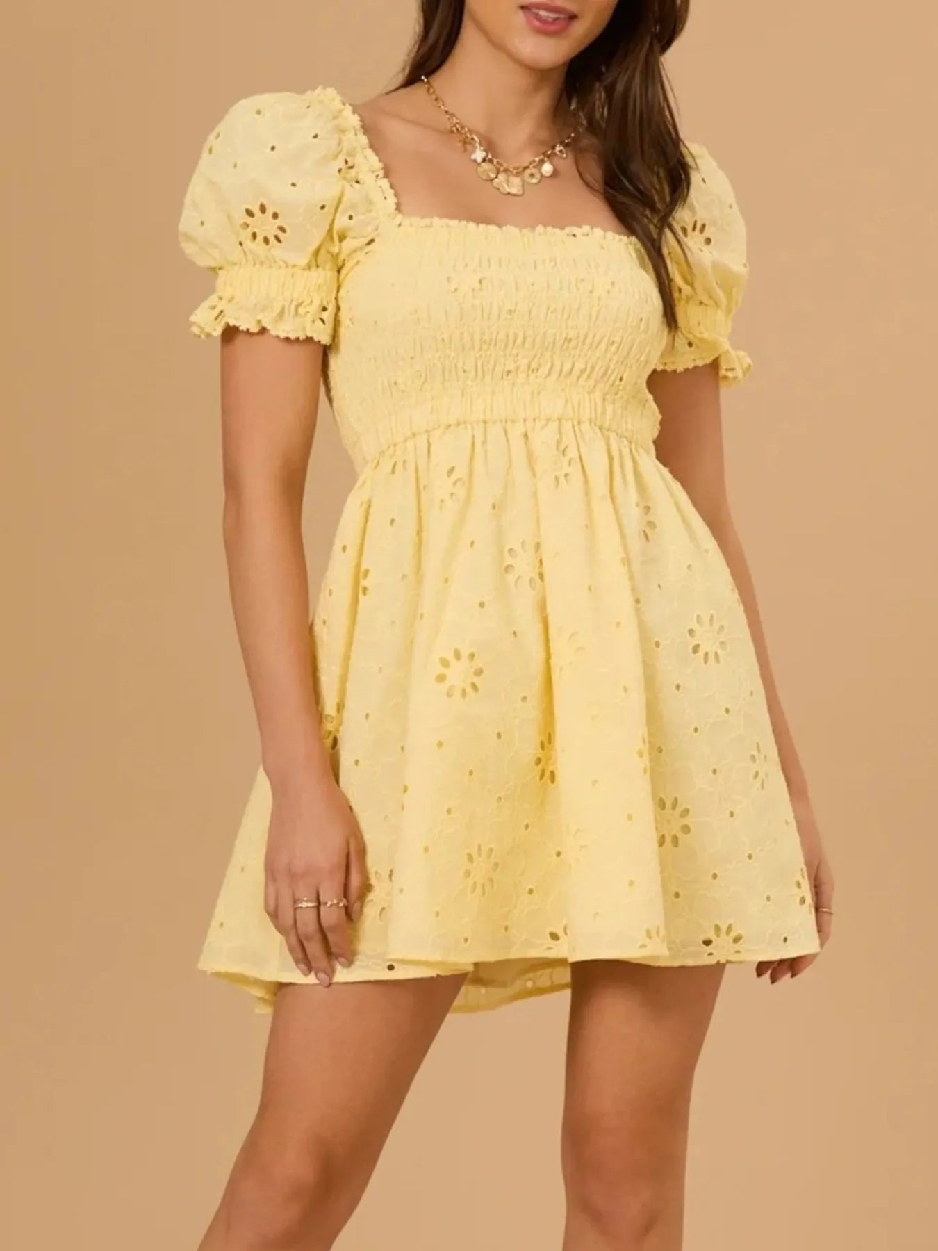 Emily - Minivestido con manga abullonada y espalda descubierta