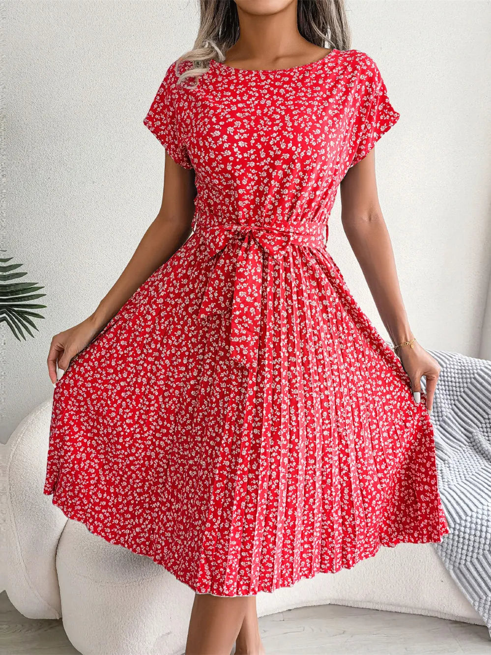 Carmilla - Elegante vestido floral de manga corta