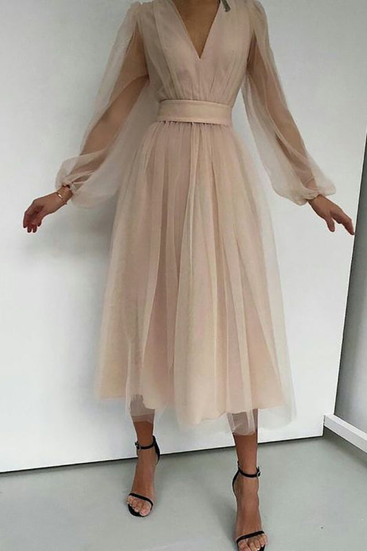 Samira - Elegante vestido de encaje de manga larga y escote en pico