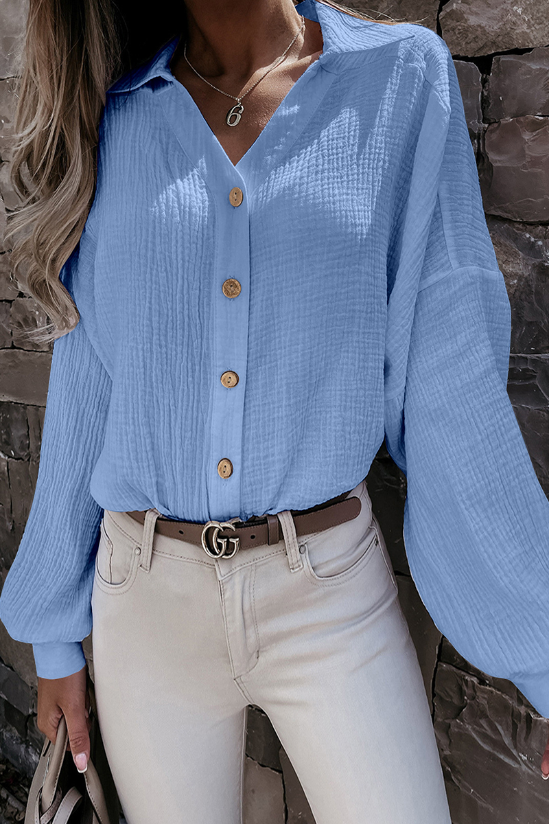 Kitty - Elegante blusa de manga larga con cuello vuelto y botones