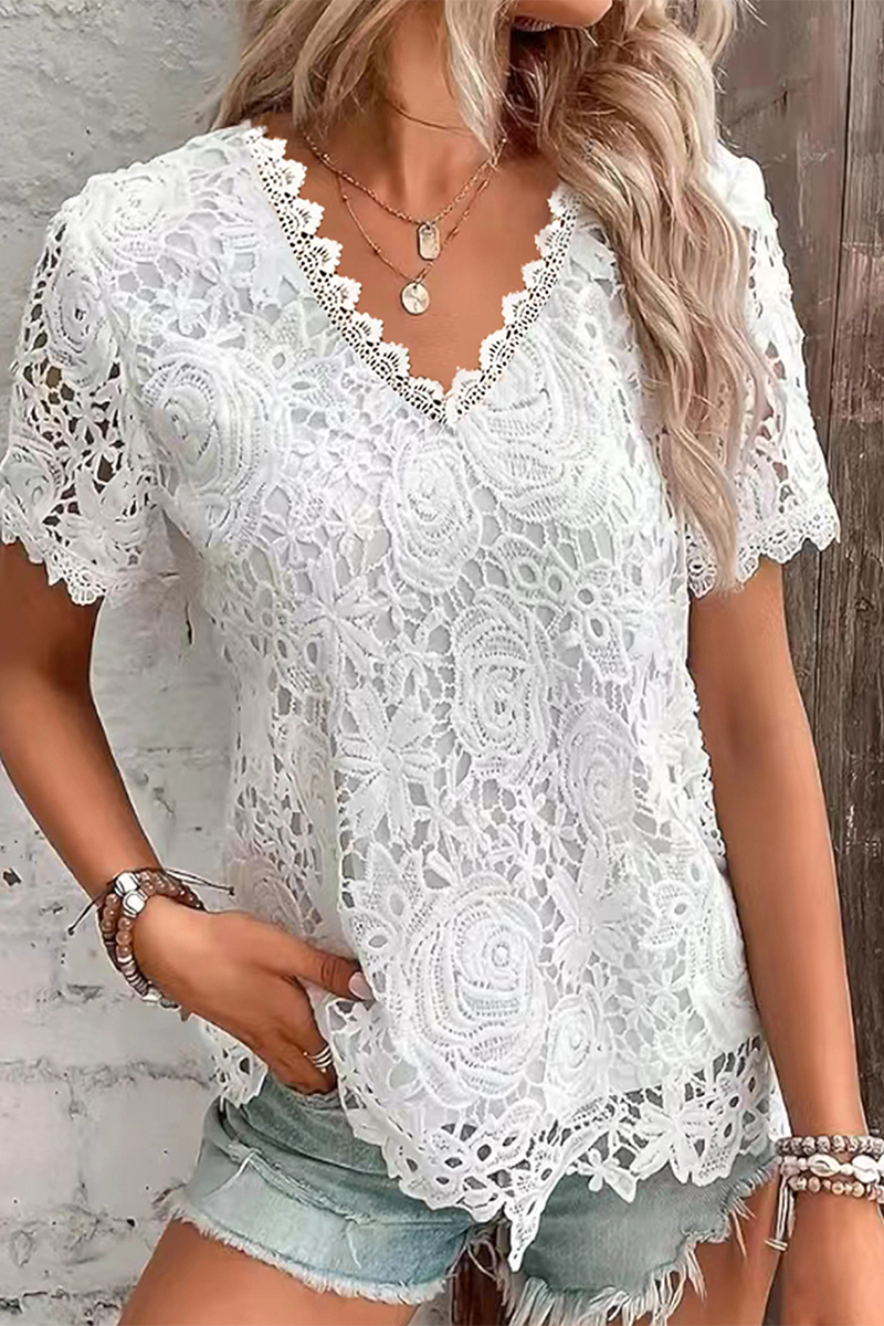Lilith - Elegante blusa de encaje floral y cuello en V