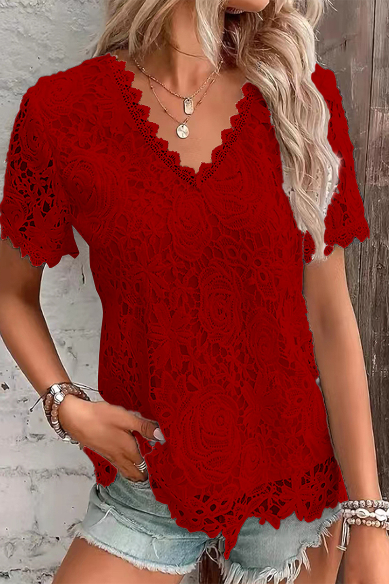 Lilith - Elegante blusa de encaje floral y cuello en V
