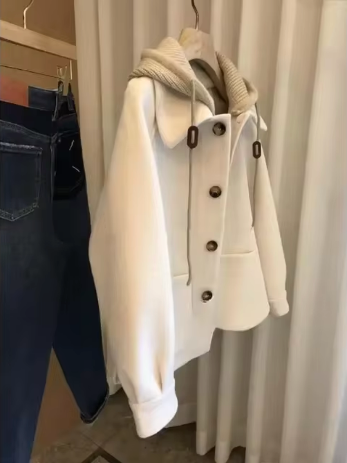 Chloe – Chaqueta gruesa con capucha