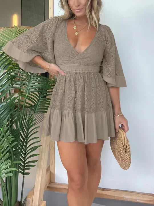 Leonora - Elegante mini vestido de encaje con escote en V y manga murciélago