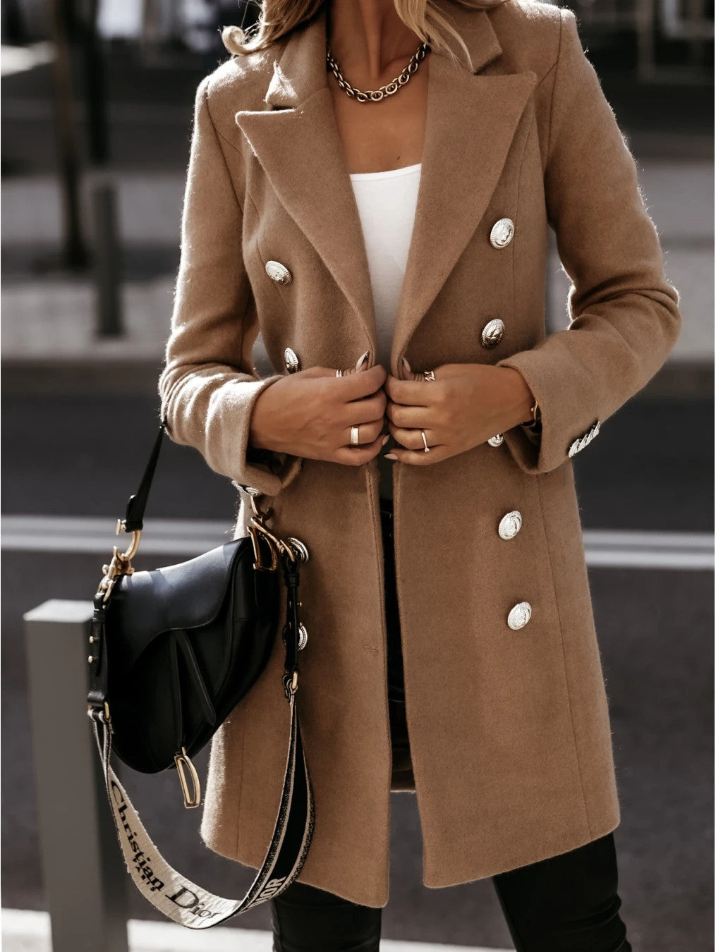 Naira - Elegante gabardina larga de doble botonadura