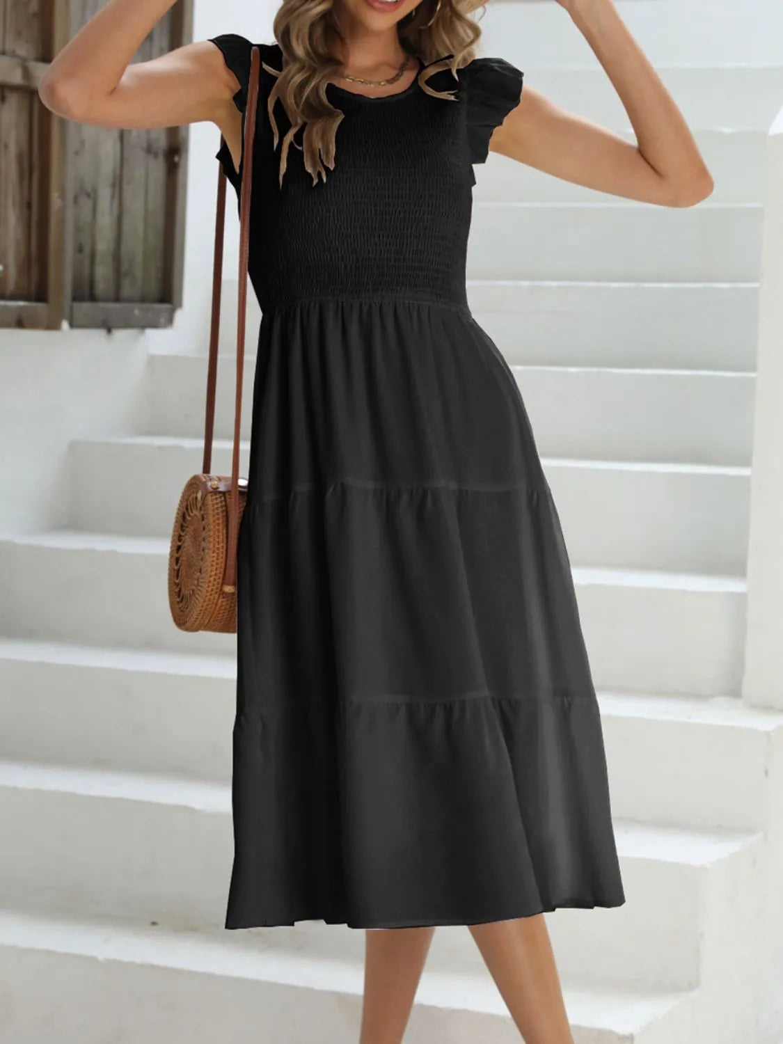 Carina - Elegante vestido de cuello redondo con volantes y manga casquillo