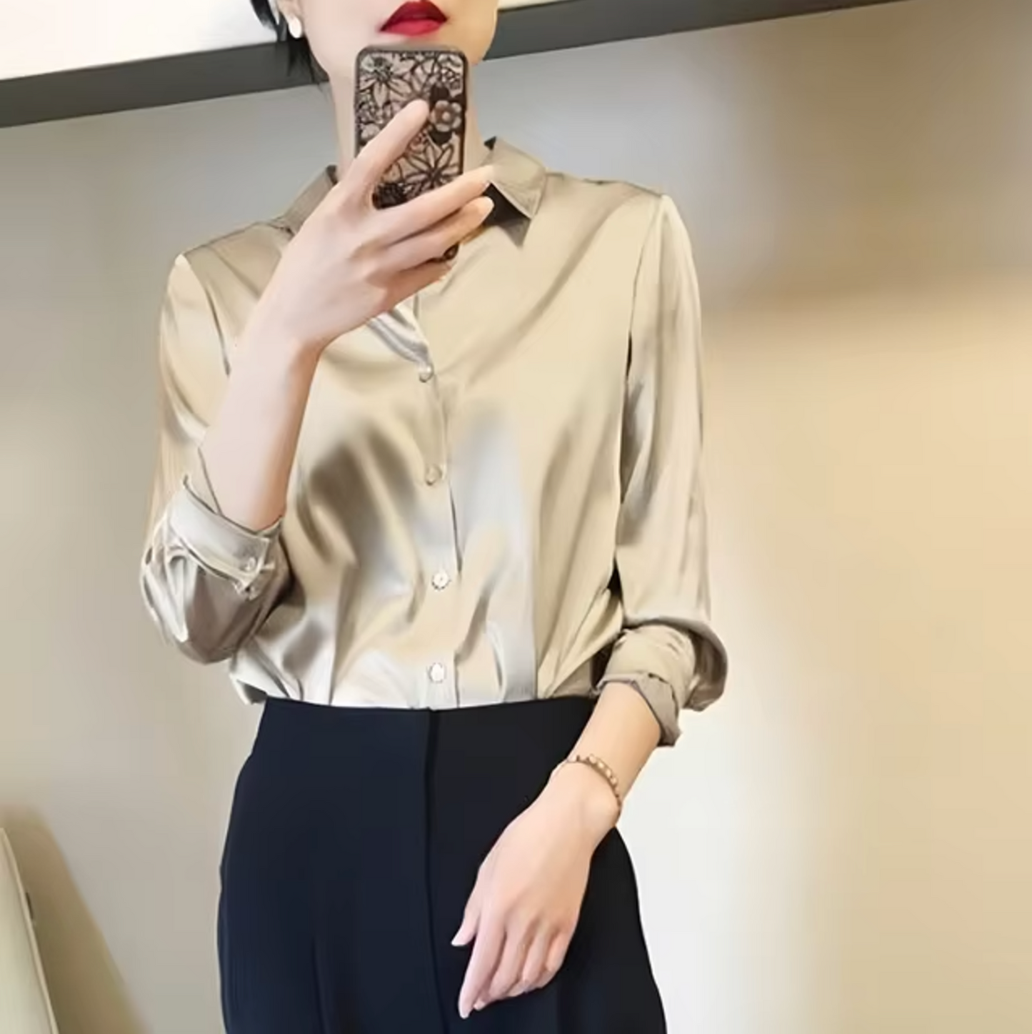 Paige – Blusa satinada elegante