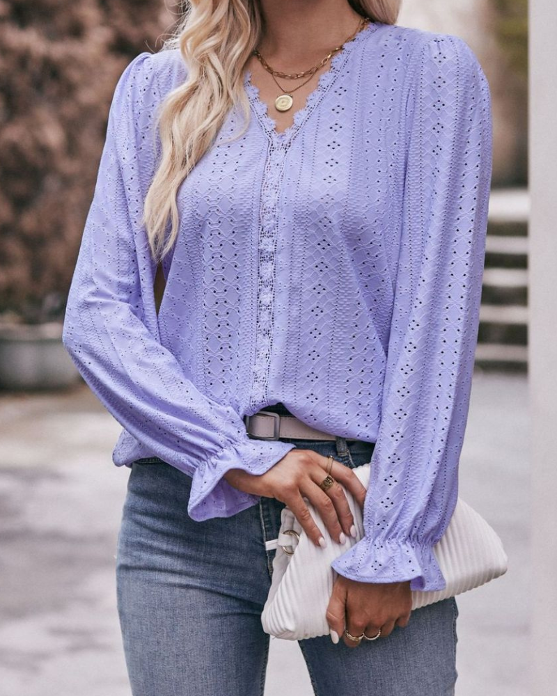 Rhea - Elegante blusa con cuello en V y manga volante