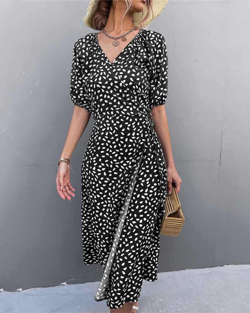 Aicelle - Elegante vestido midi de leopardo con cuello en V