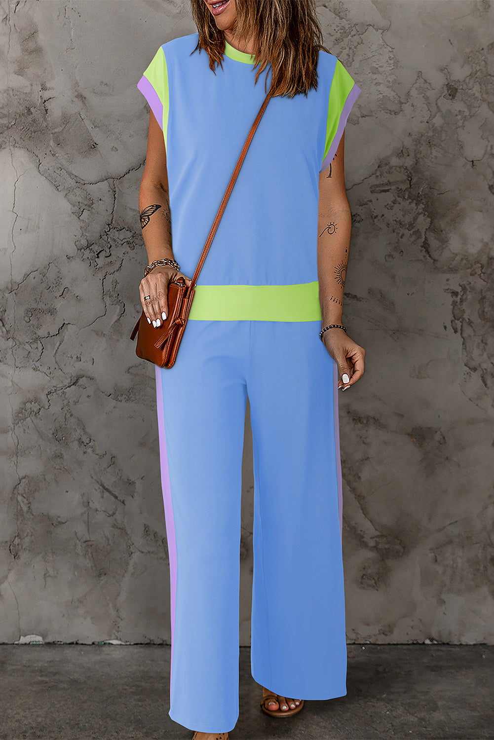Krissy - Elegante conjunto de top y pantalones holgados con cuello redondo en contraste