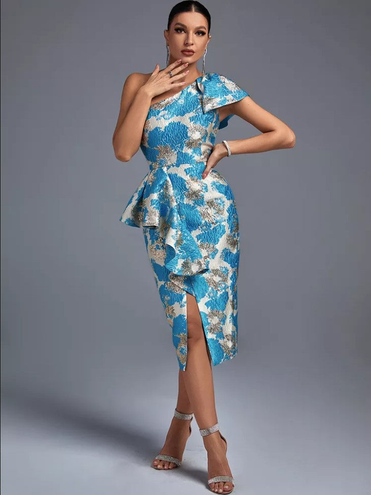 Andrea - Vestido corto con hombros descubiertos