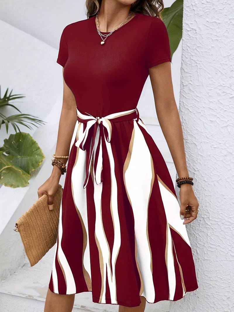 Lana - Elegante vestido de manga corta con cinturón de anudar