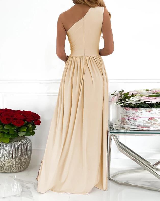 Bianca - Vestido minimalista con abertura alta