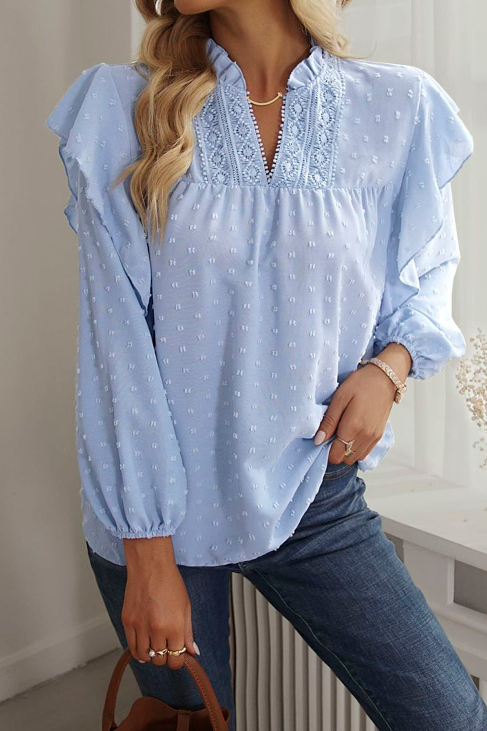 Alyana - Elegante blusa de manga larga con volantes de lunares suizos