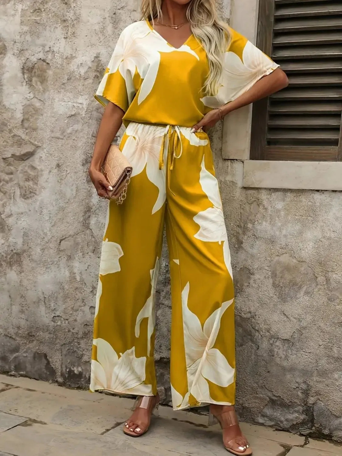 Estelle - Elegante conjunto de blusa con escote en V y pantalón de pierna ancha con estampado floral para mujer
