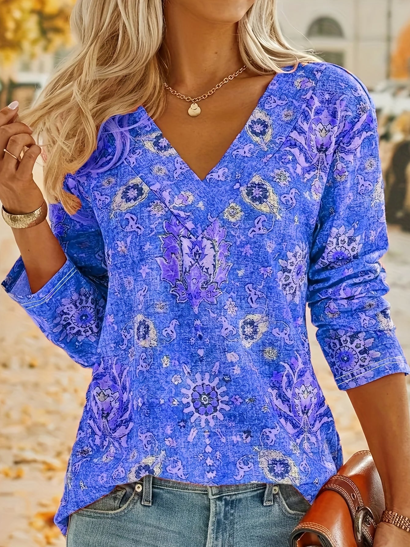 Rosaly - Elegante blusa de manga larga con estampado bohemio y cuello de pico