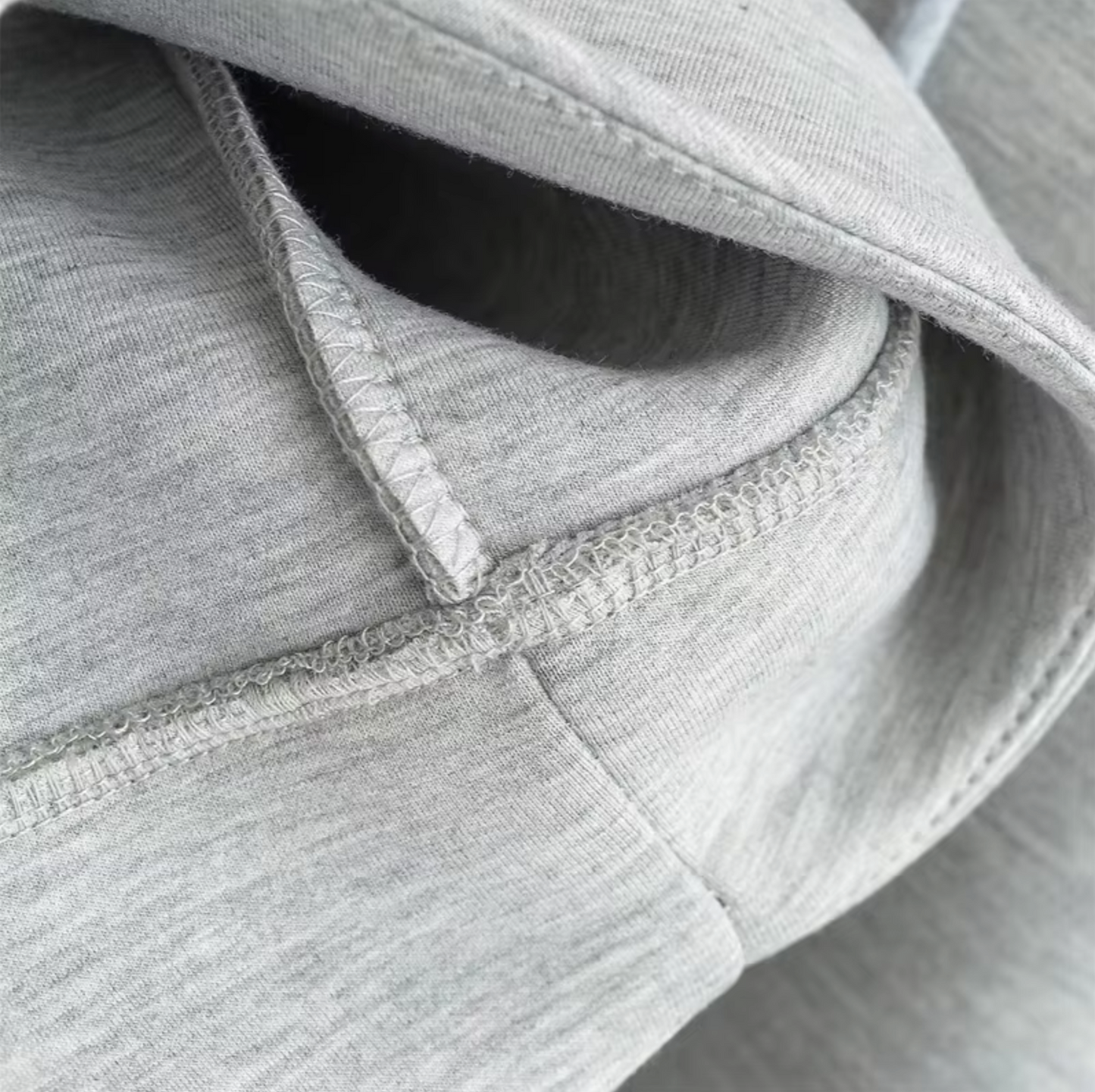 Adelita – Elegante chaqueta con capucha