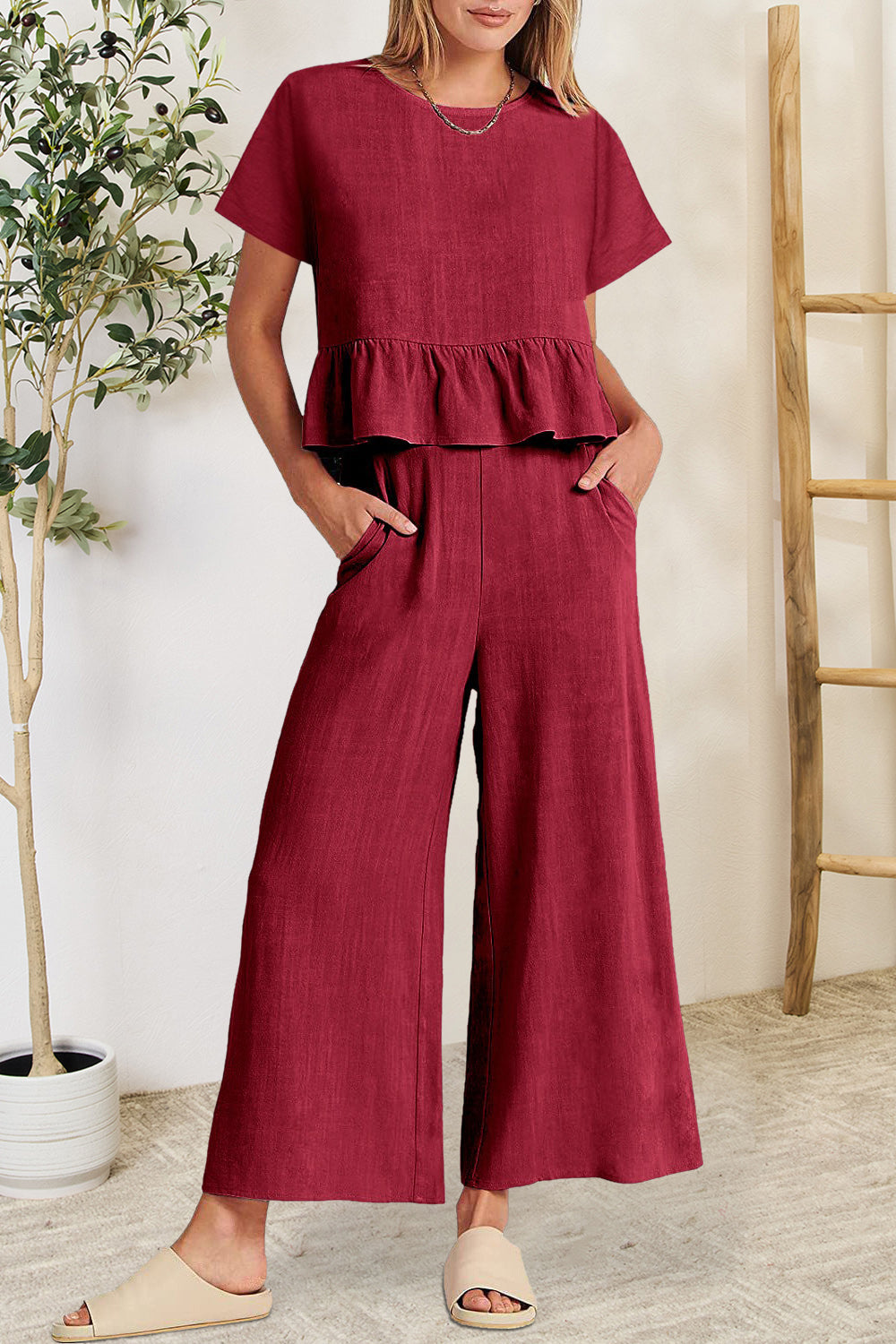 Berenice - Estiloso conjunto de top de manga corta y volante con cuello redondo y pantalón
