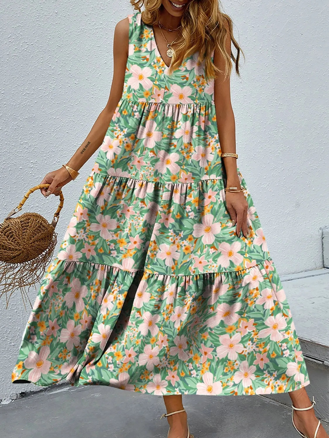 Taylor - Elegante maxivestido floral sin mangas y escote en pico