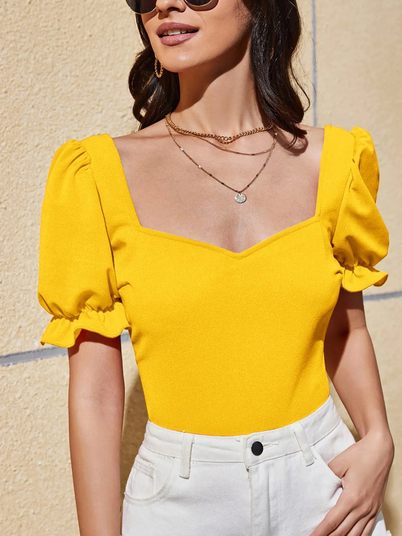 Maxine - Elegante blusa de cuello corazón y manga corta abullonada