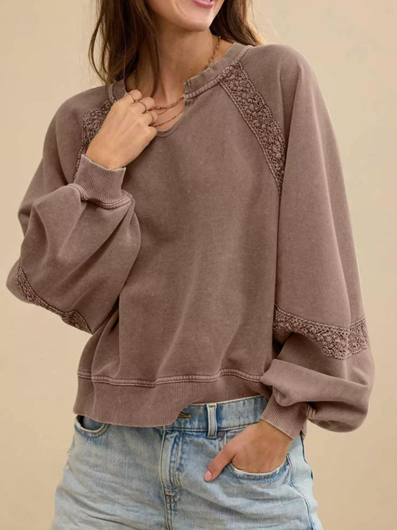 Dainora - Sudadera elegante y holgada de manga larga con detalles de encaje