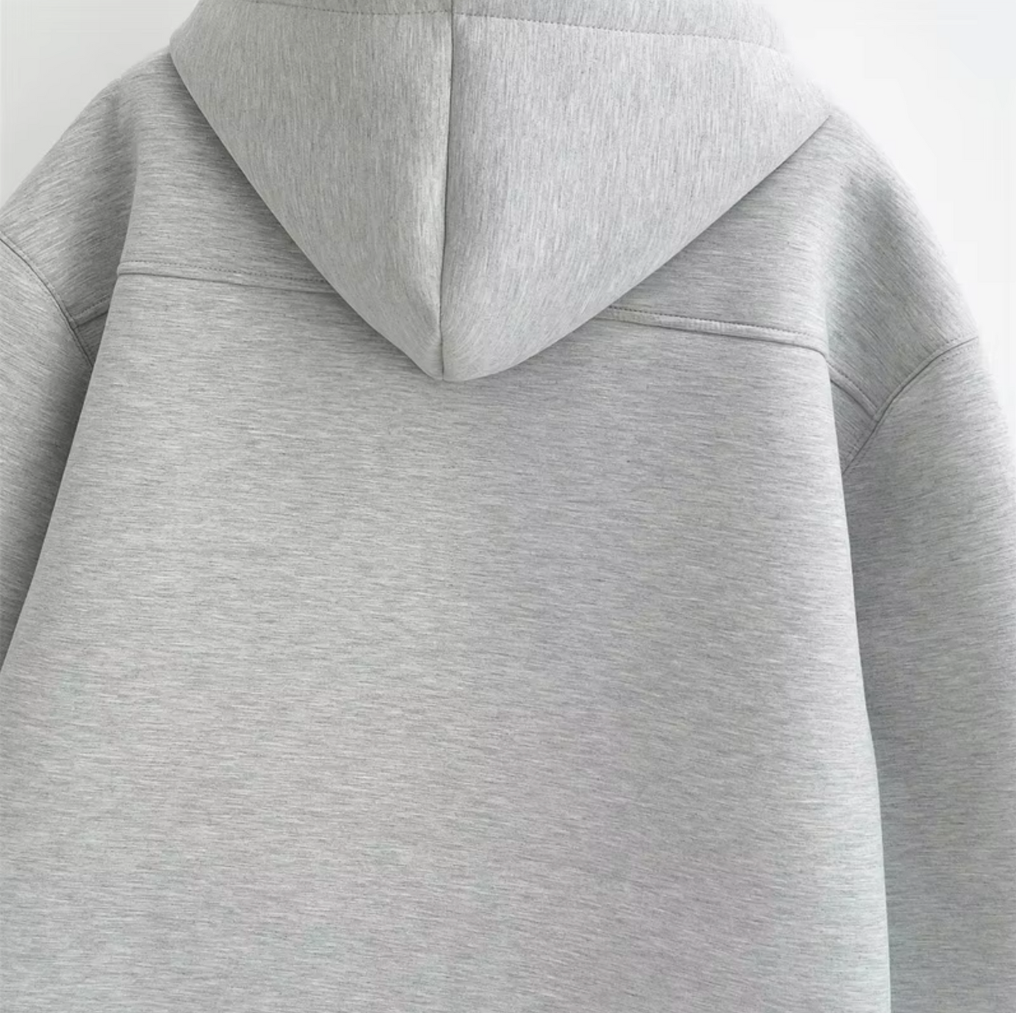 Adelita – Elegante chaqueta con capucha