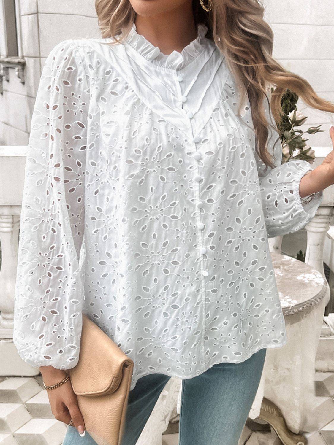 Faye - Elegante blusa de manga larga y cuello redondo con volante