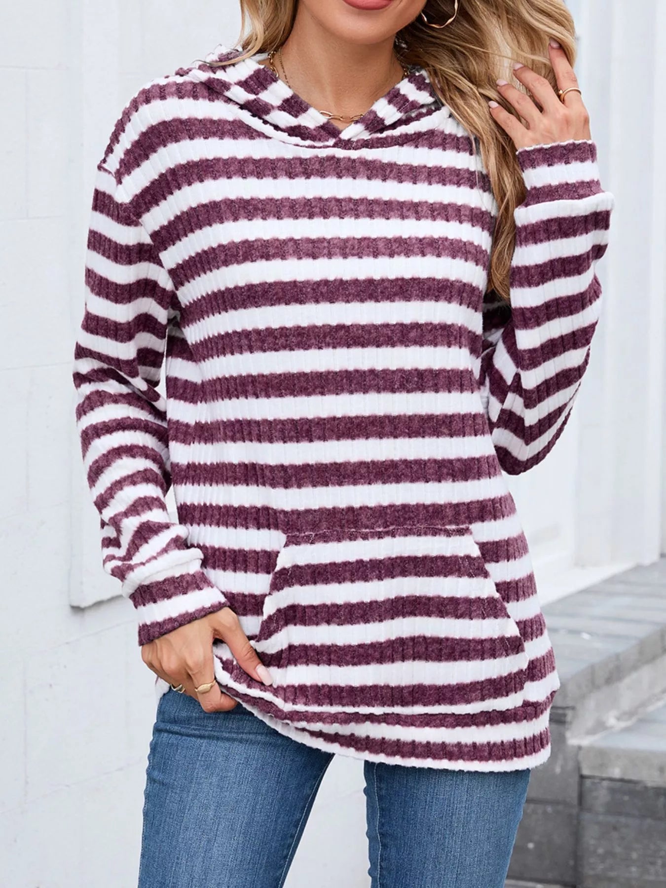 Yasmila - Elegante jersey cálido de rayas con capucha para mujer