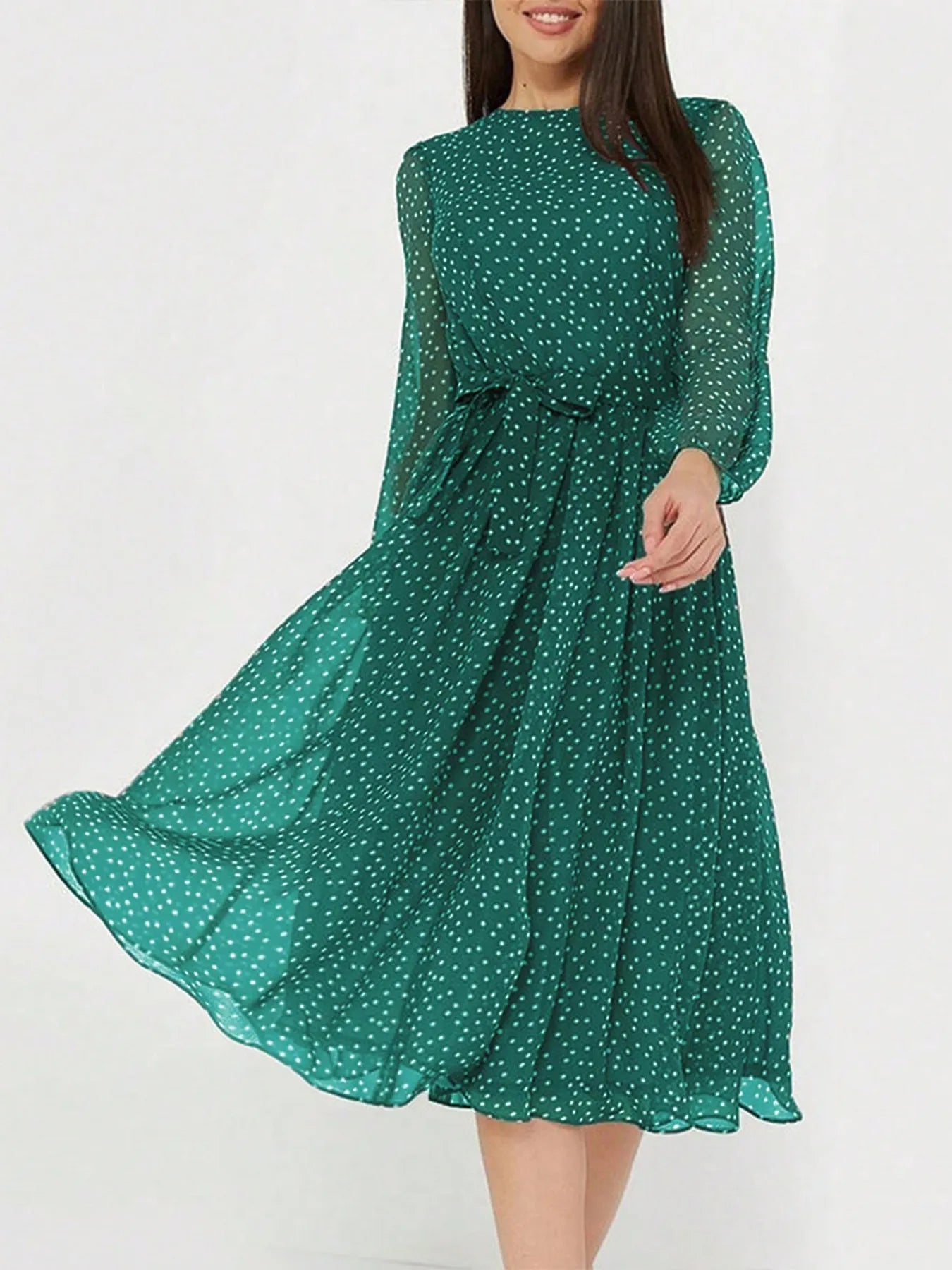 Zahra - Elegante vestido midi de manga larga y cuello redondo con lunares