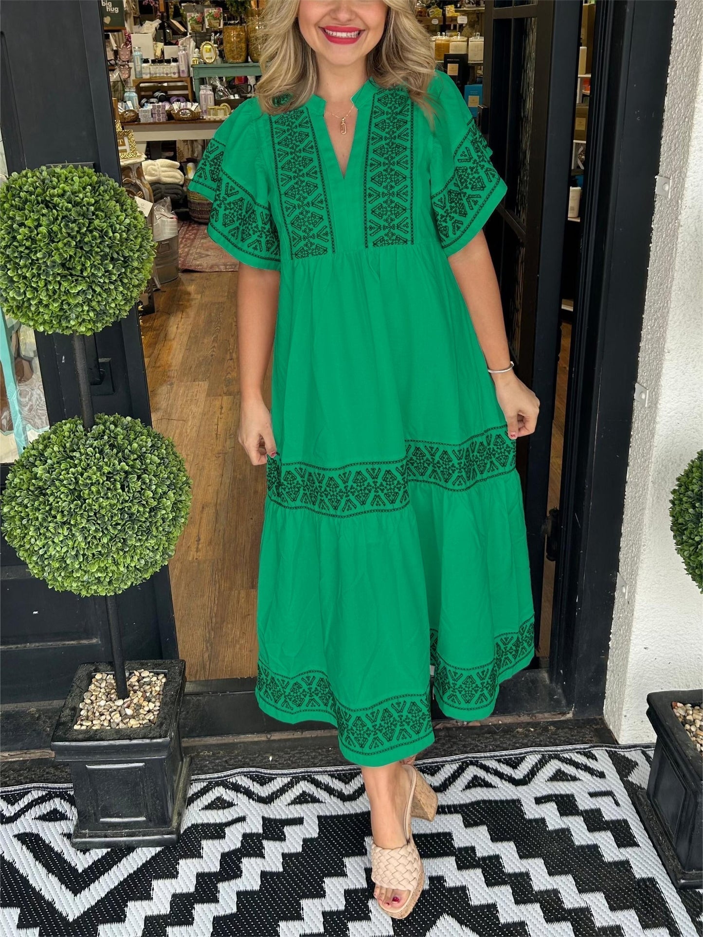 Elora - Elegante vestido de manga corta holgado y abullonado