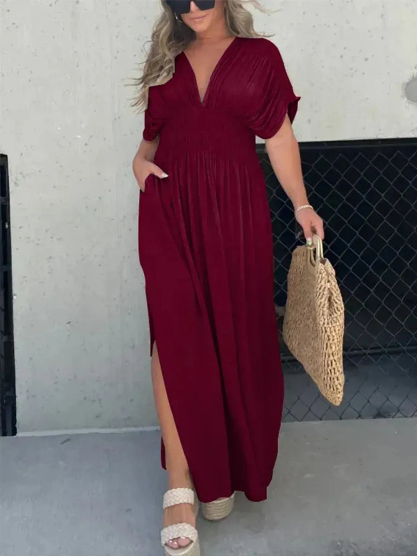 Delfina - Elegante maxivestido con escote en V y abertura lateral