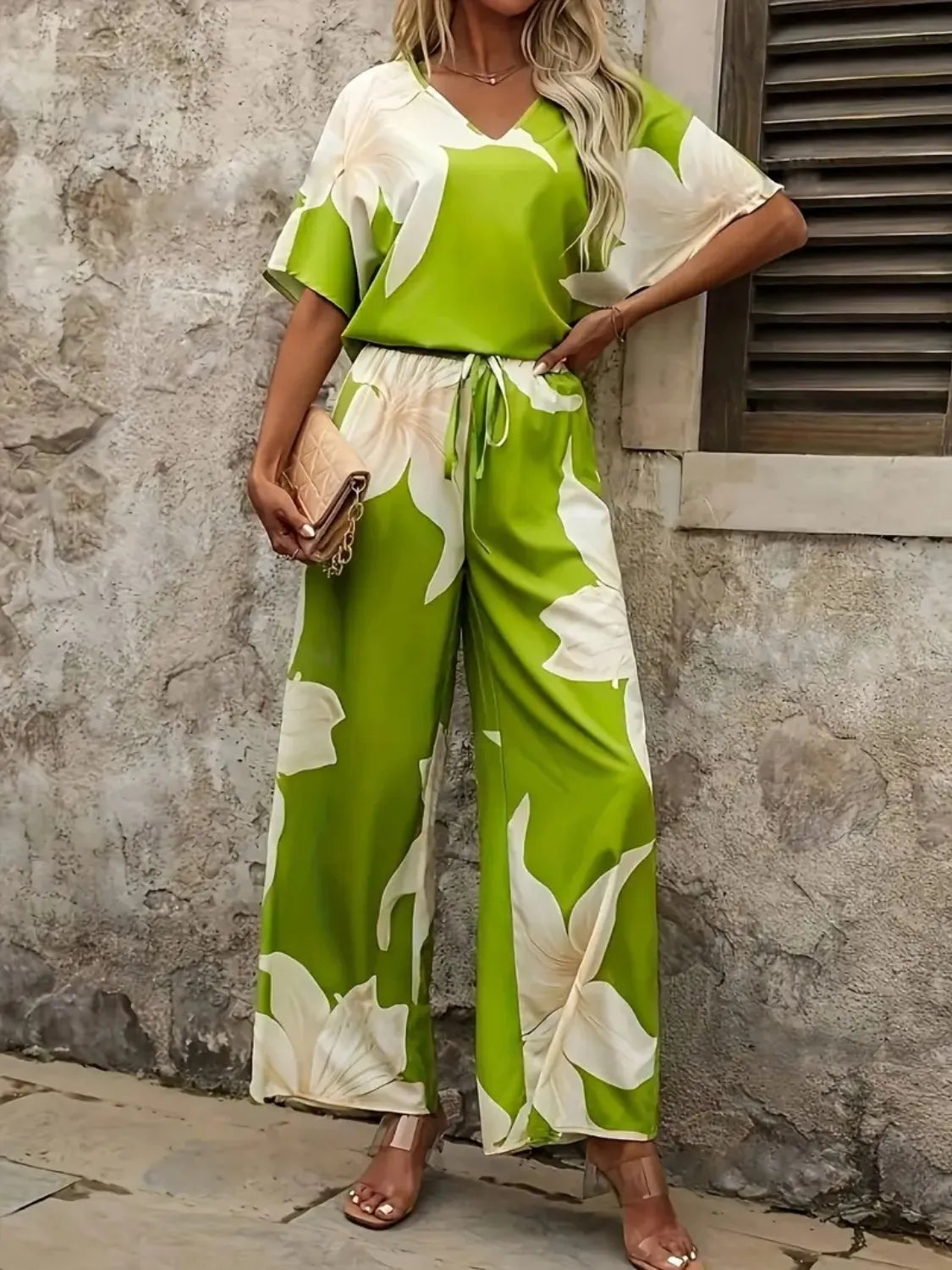 Estelle - Elegante conjunto de blusa con escote en V y pantalón de pierna ancha con estampado floral para mujer