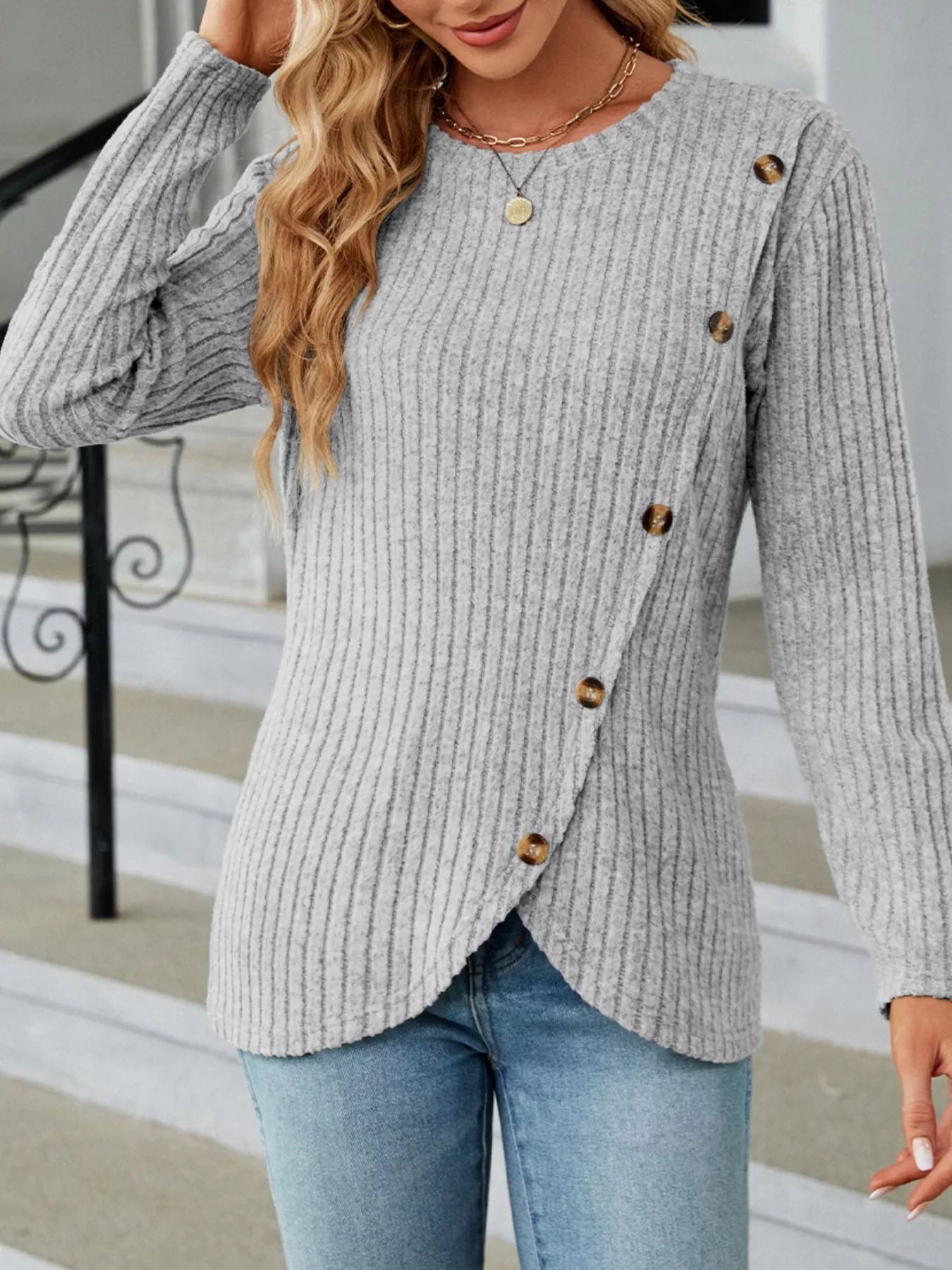 Alayna - Elegante sudadera con botones de punto acanalado