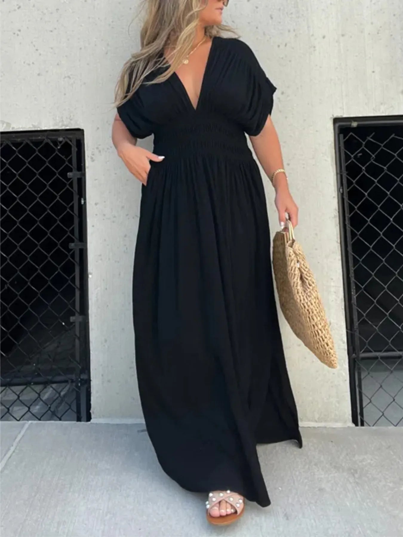 Delfina - Elegante maxivestido con escote en V y abertura lateral