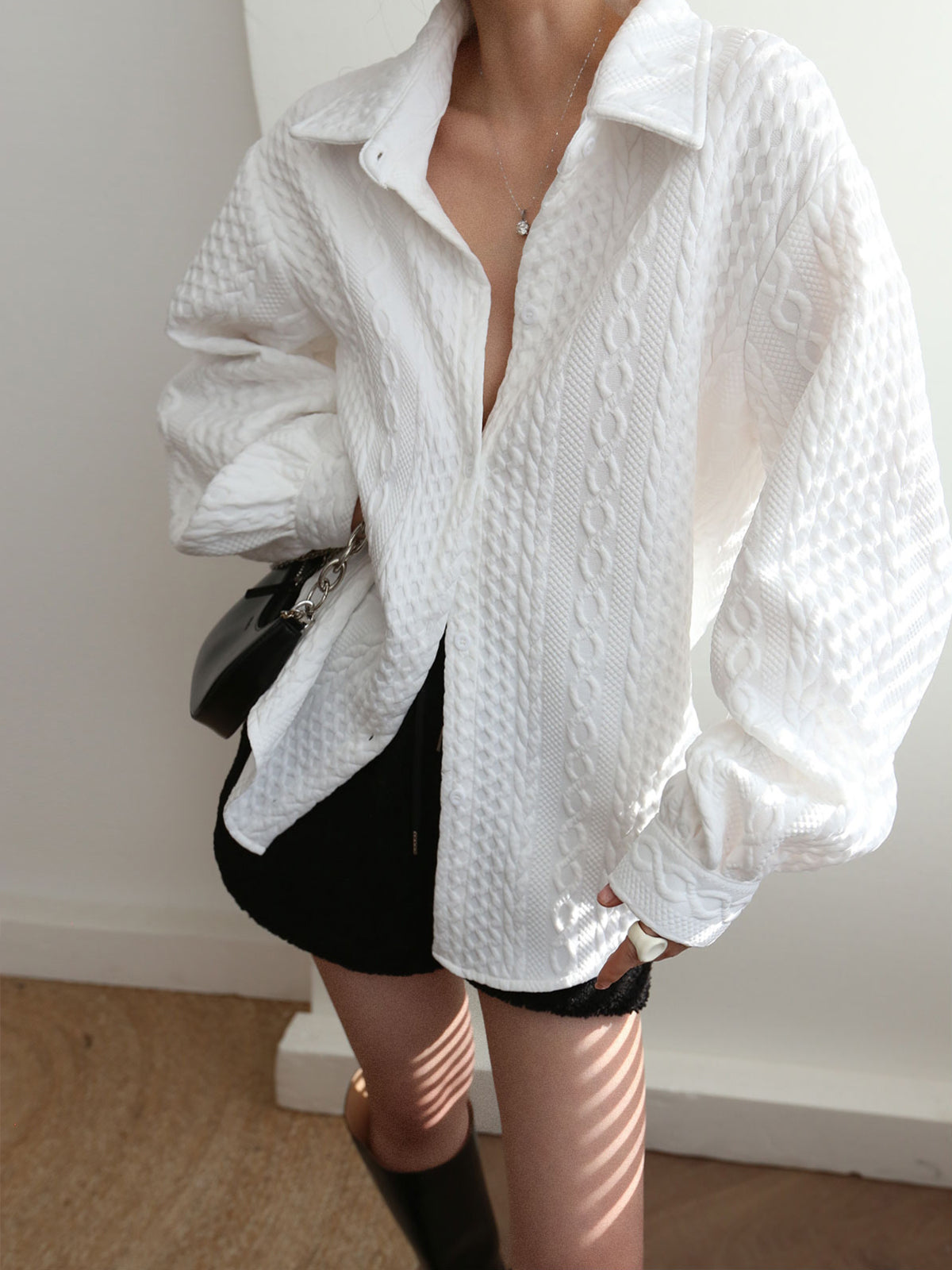 Sanya - Blusa oversize de malla con bordado