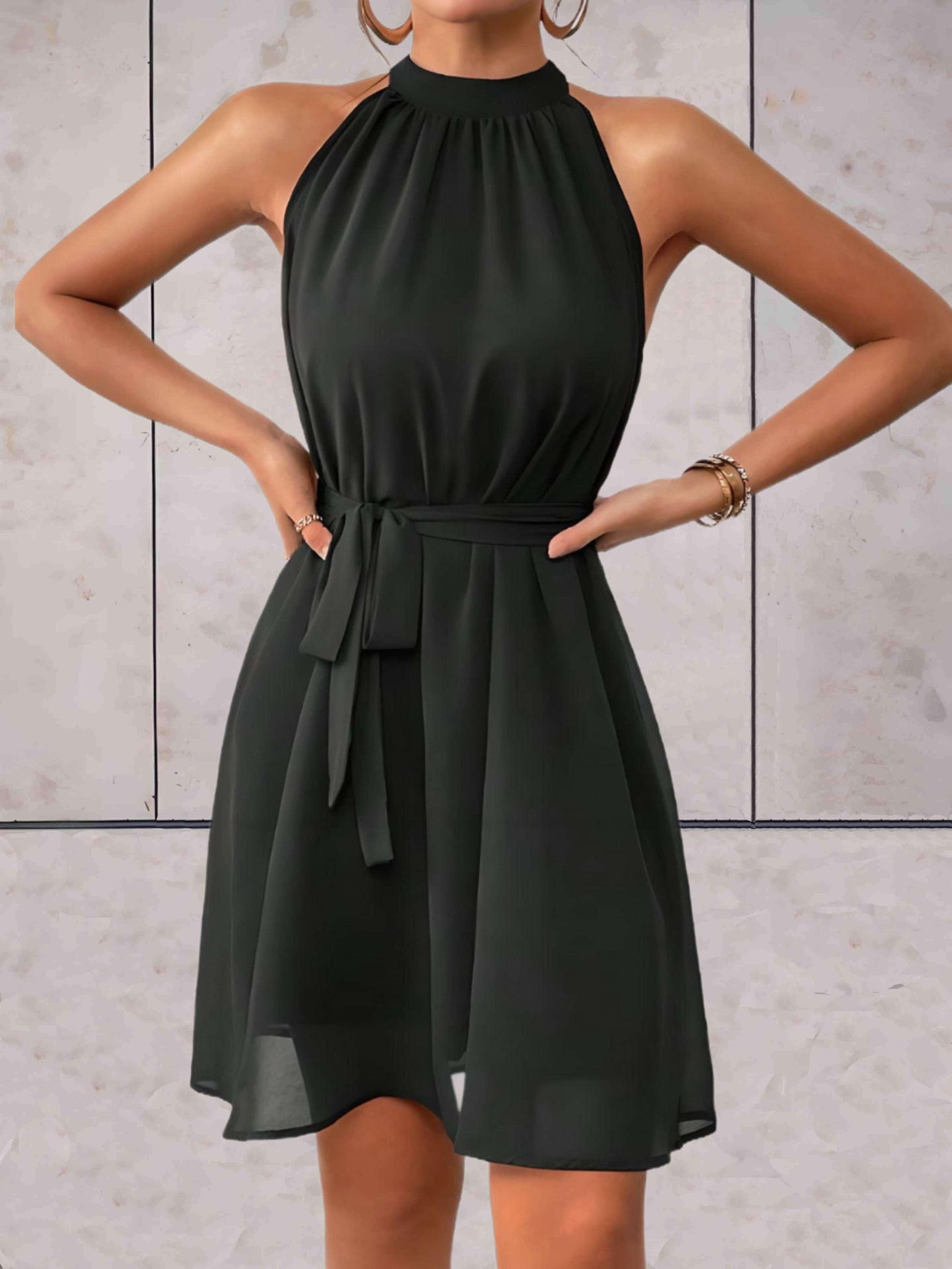 Amethyst - Elegante vestido sin mangas de cuello halter con cinturón de lazo
