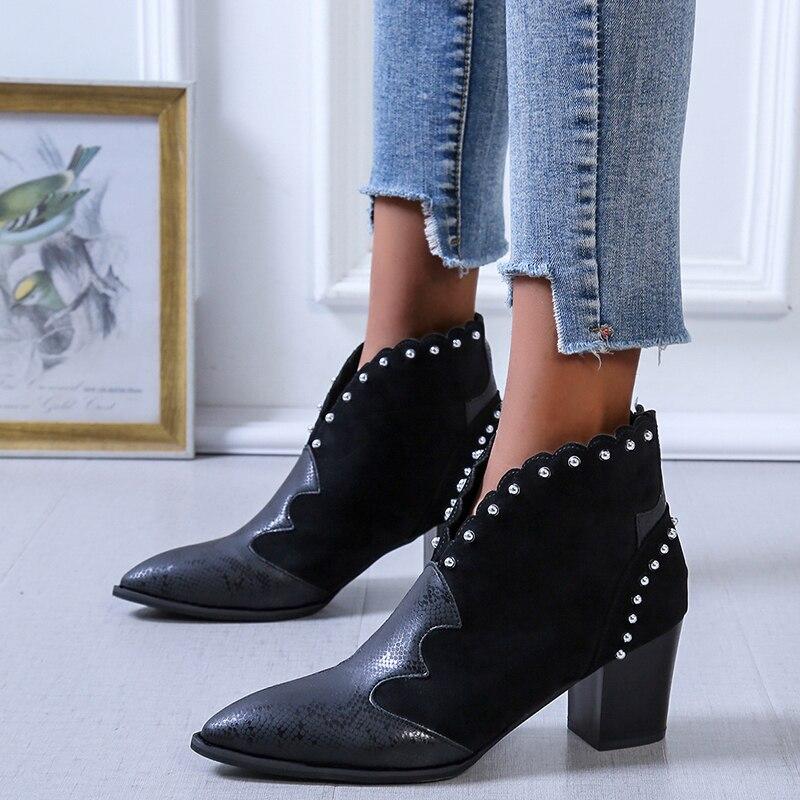 Botines Cowboy con Tachuelas