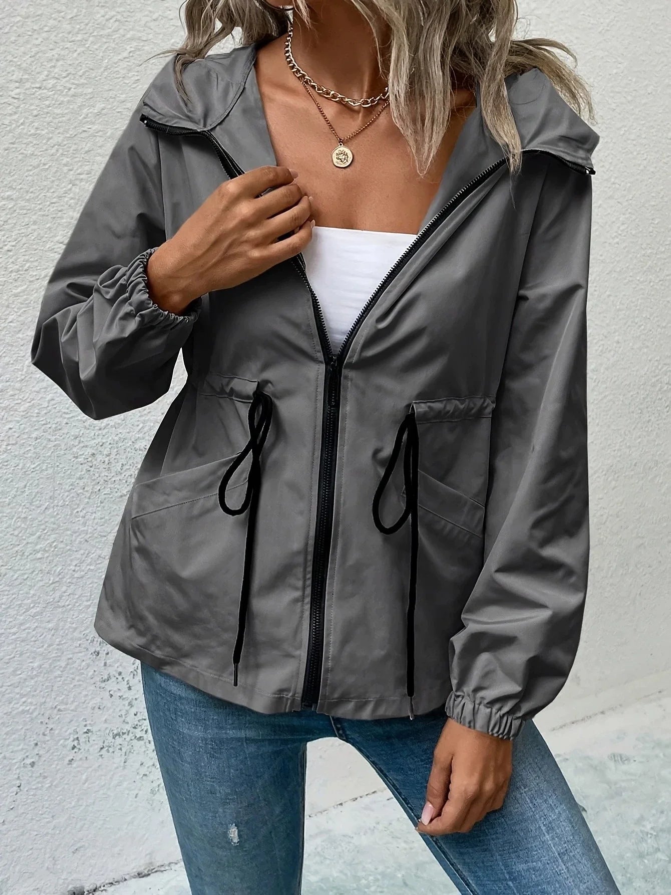 Safina - Chaqueta informal y versátil con capucha para actividades al aire libre
