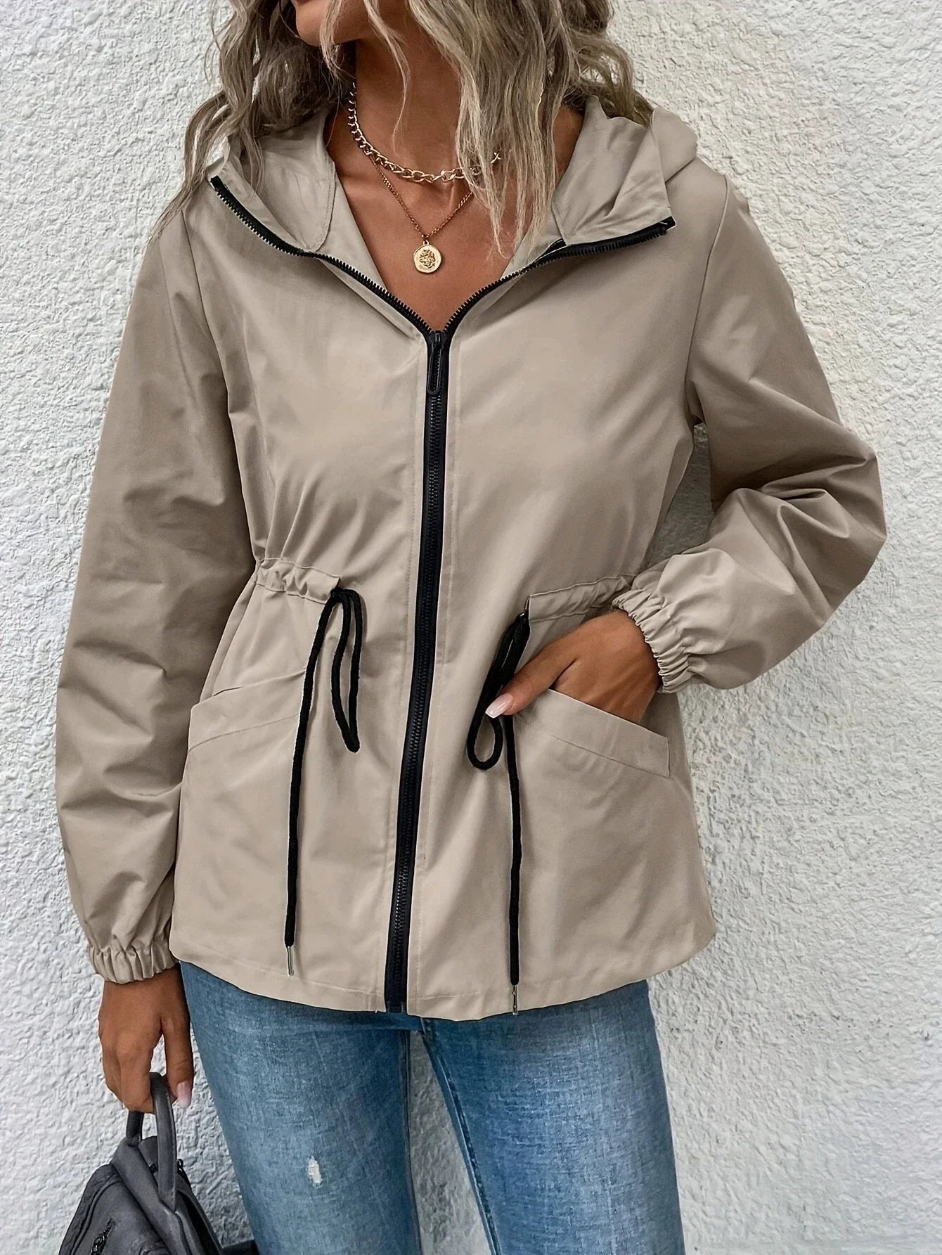 Safina - Chaqueta informal y versátil con capucha para actividades al aire libre