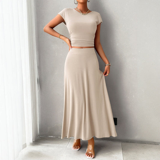 Chiara - Elegante conjunto de crop top entallado con cintura fruncida y falda fluida