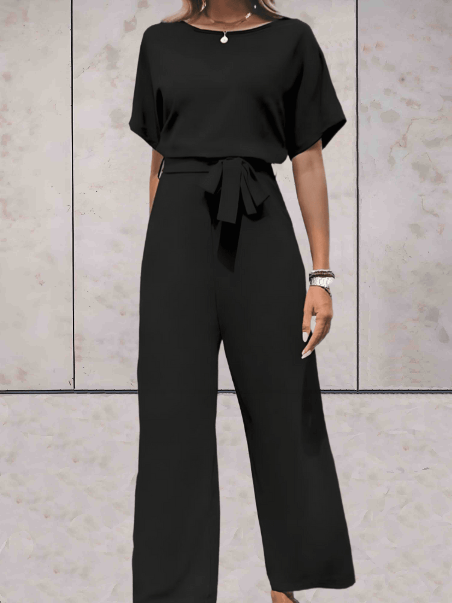 Vespera - Elegante mono de pierna recta y cuello redondo