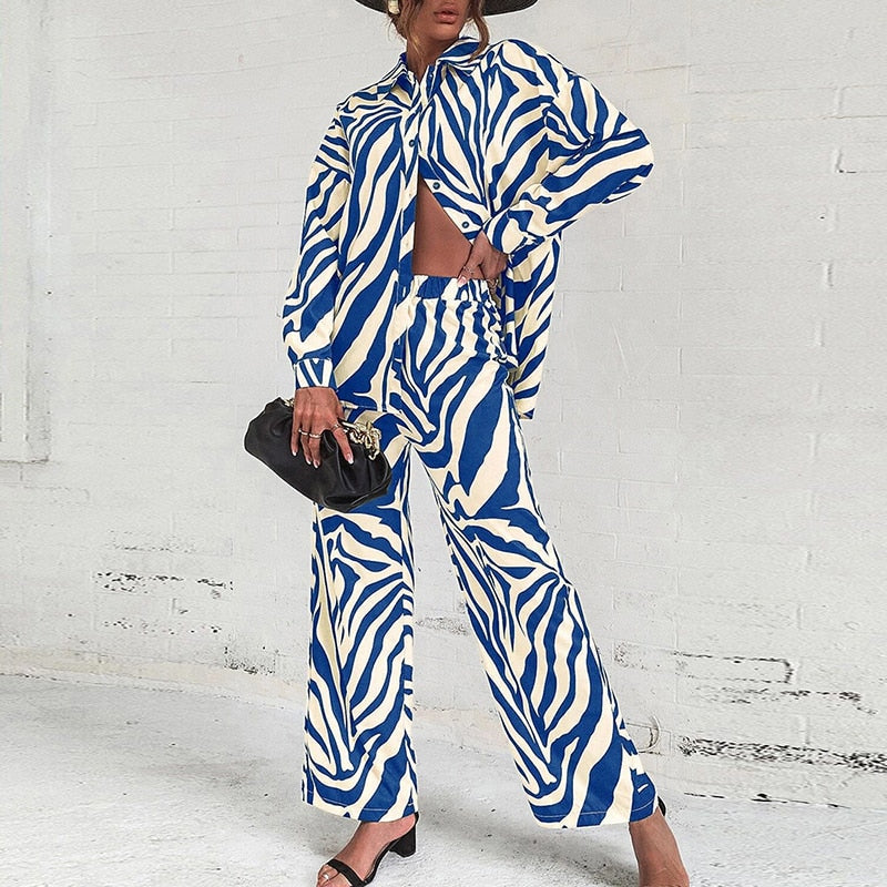 Emilie - Elegante conjunto de blusa de manga larga y pantalón con estampado abstracto