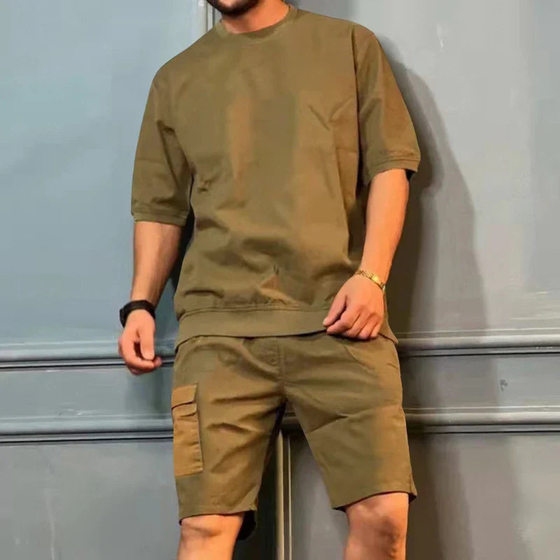 Jaiden - Camiseta oversize y pantalones cortos cargo