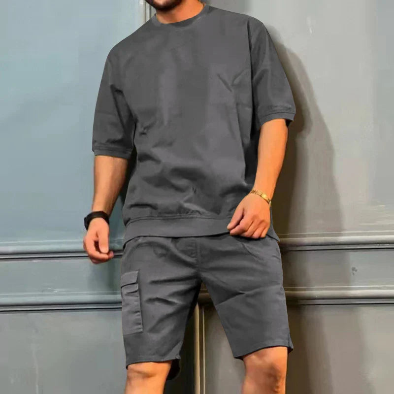 Jaiden - Camiseta oversize y pantalones cortos cargo