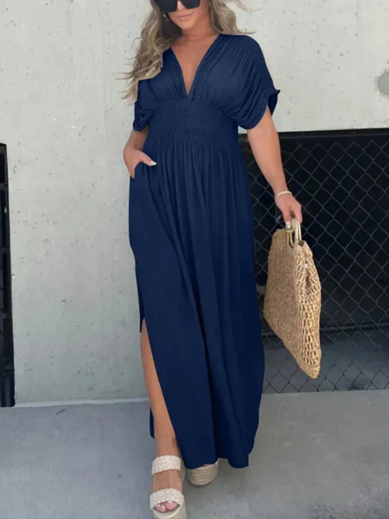 Delfina - Elegante maxivestido con escote en V y abertura lateral