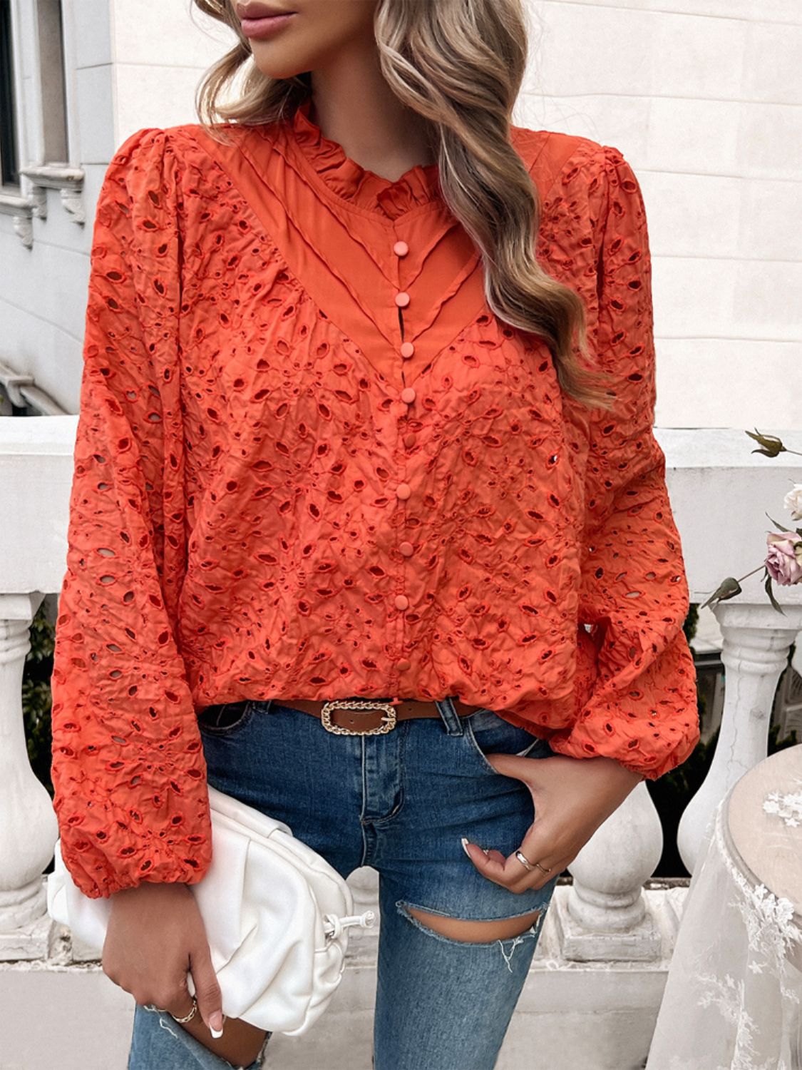 Faye - Elegante blusa de manga larga y cuello redondo con volante