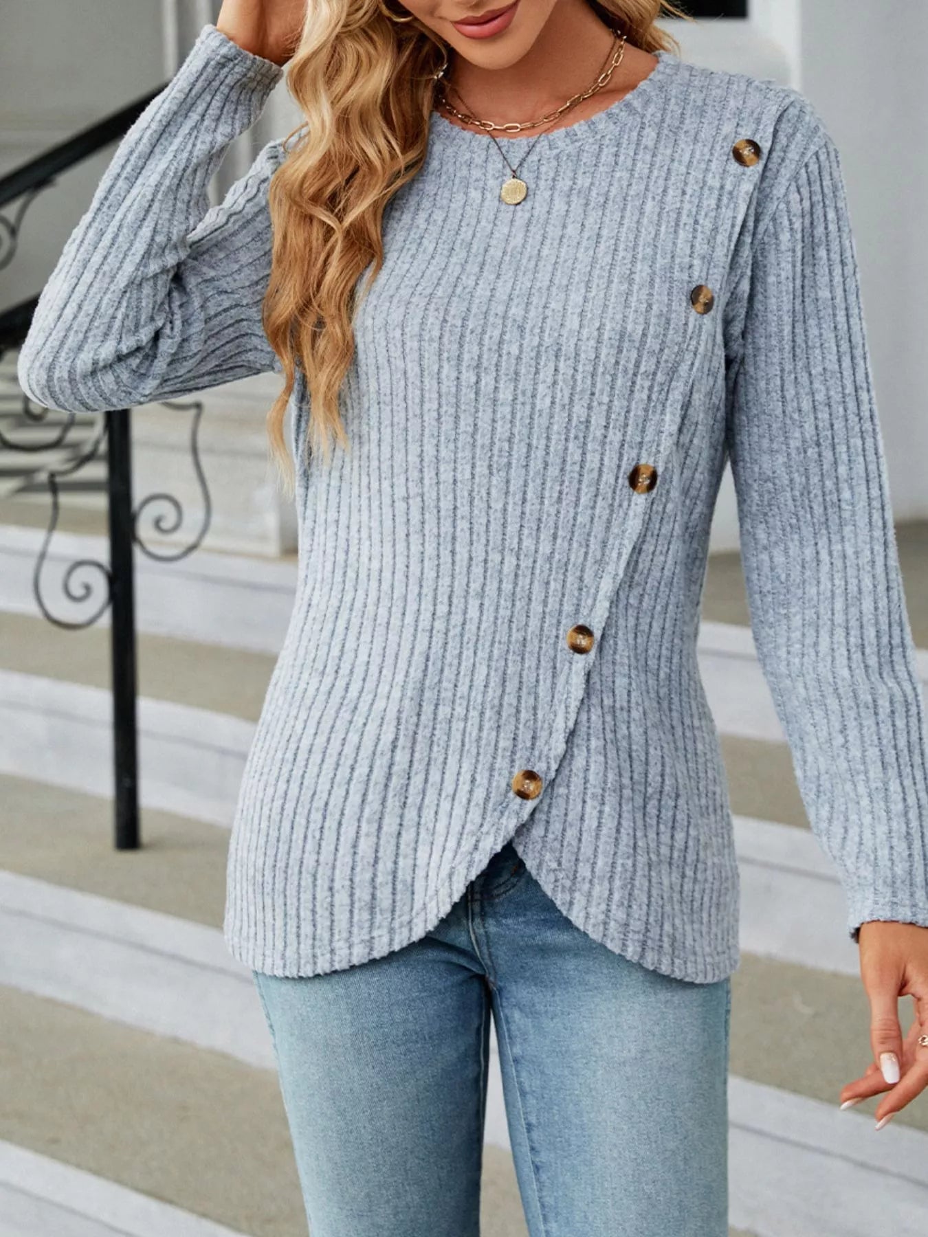 Alayna - Elegante sudadera con botones de punto acanalado