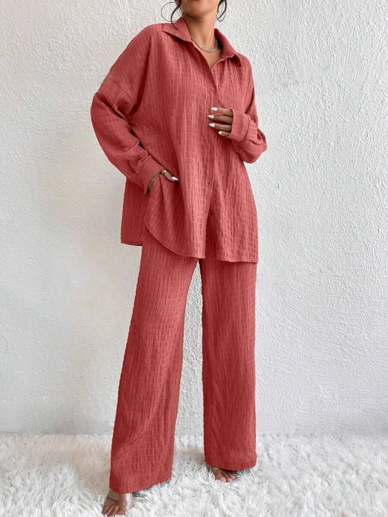 Lydia - Elegante conjunto de blusa abotonada de manga larga y pantalón